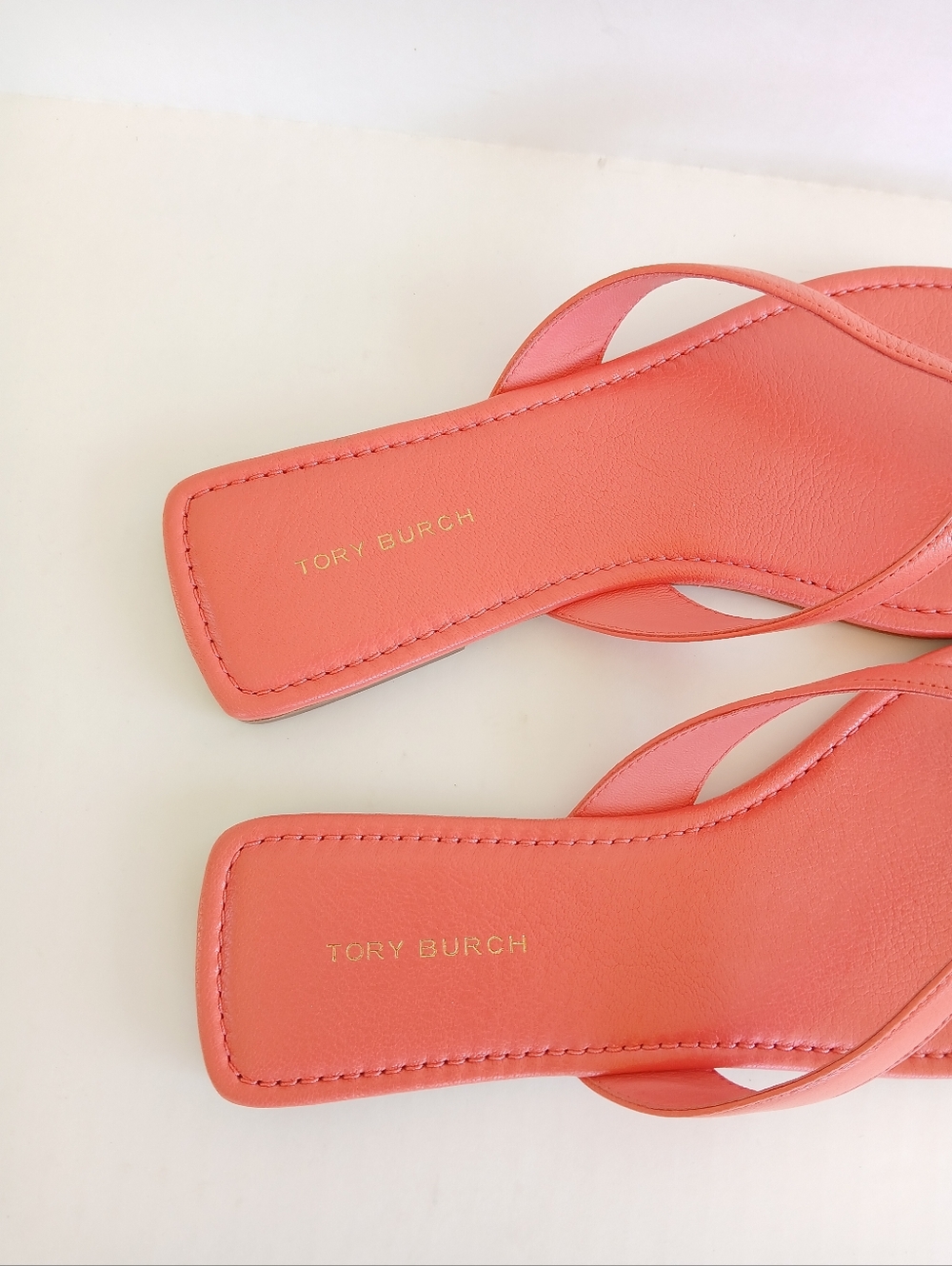 Tory Burch Classic Flip Flops Coral Size 7.5 - Picture 3 of 7
